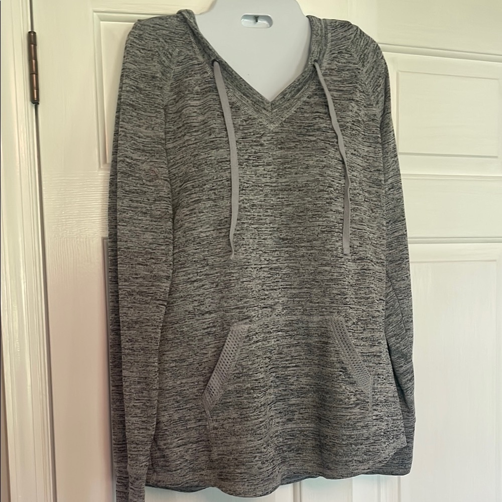 🩷 3/$18 St John’s bay Gray Knit Hoodie hooded sweatshirt